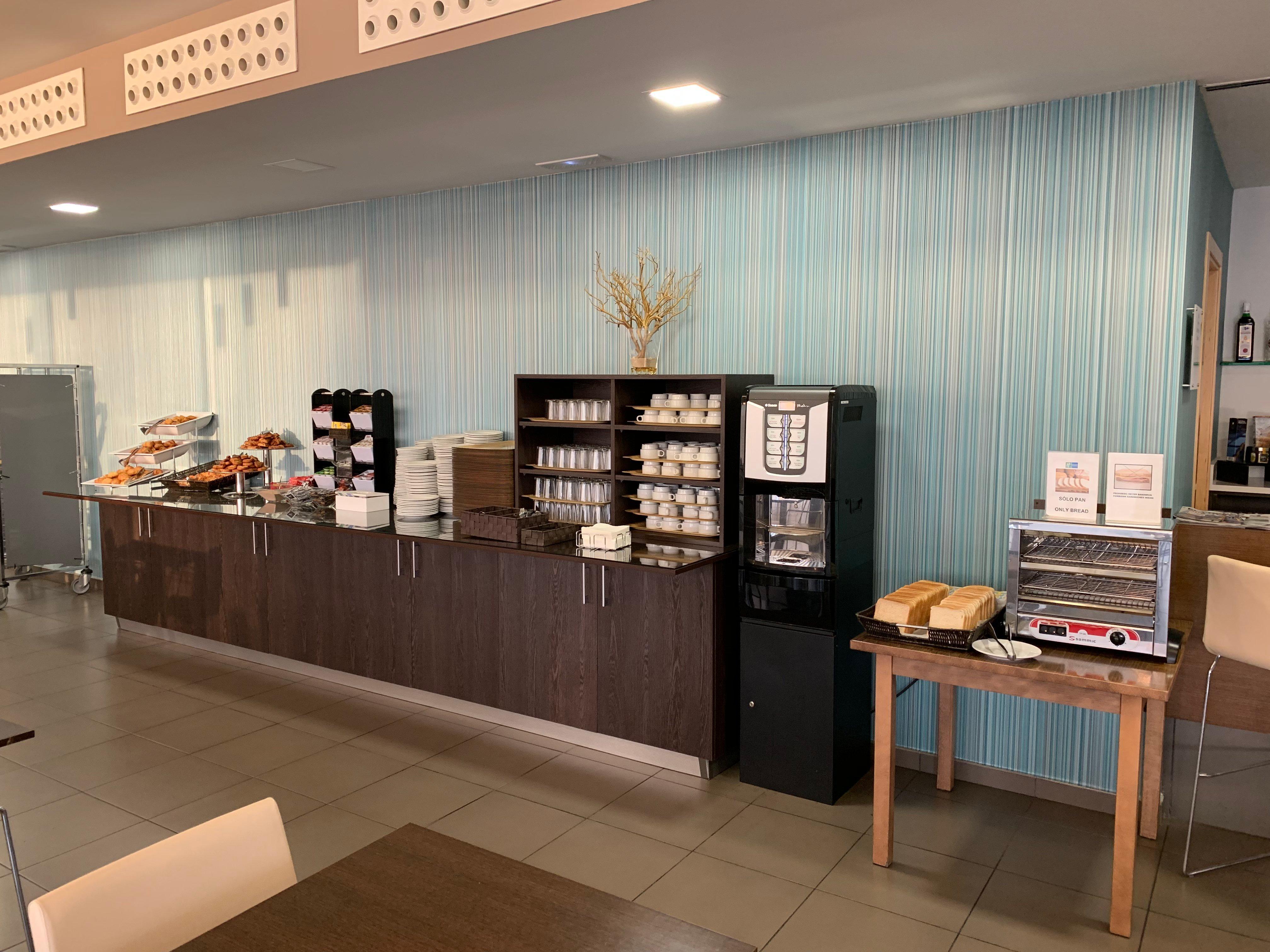 Holiday Inn Express Vitoria By Ihg Exterior foto