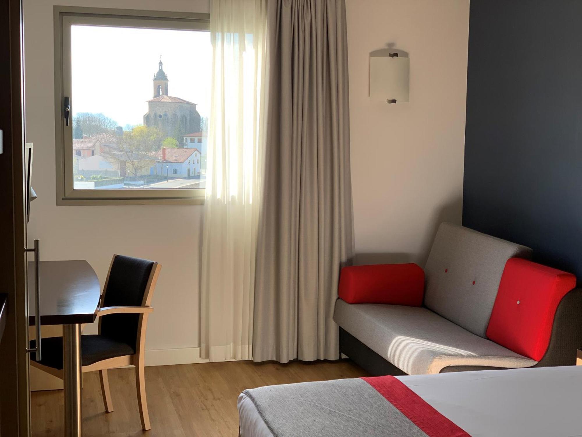Holiday Inn Express Vitoria By Ihg Exterior foto