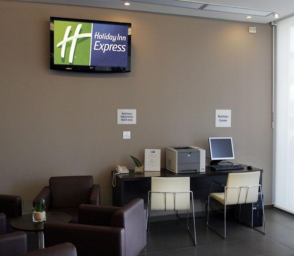 Holiday Inn Express Vitoria By Ihg Facilități foto